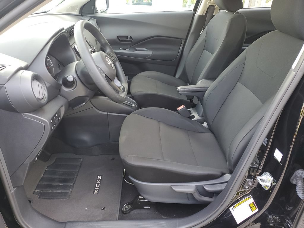 Certified 2025 Nissan Kicks Play S FWD image 19