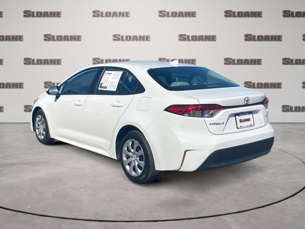 Used 2023 Toyota Corolla LE FWD image 1