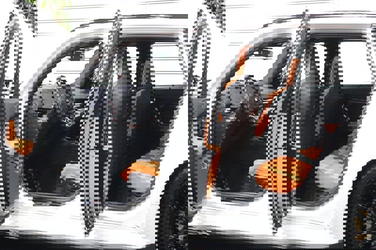 Used 2025 BMW M5 Touring w/ M Driver's Package image 32