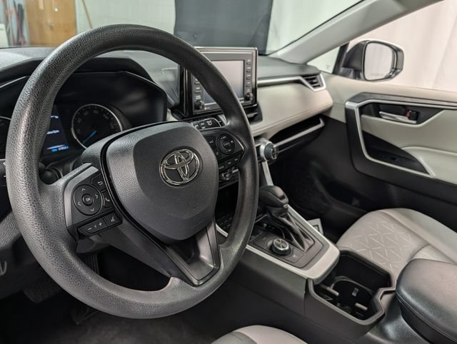 Used 2022 Toyota RAV4 XLE w/ Convenience Package AWD/4WD image 16