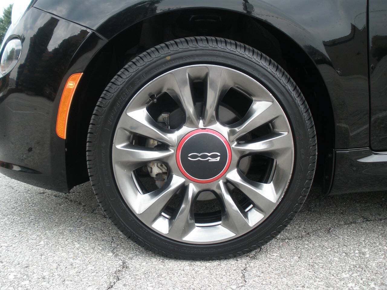 Used 2017 FIAT 500 Pop w/ Sport Appearance Package FWD image 40
