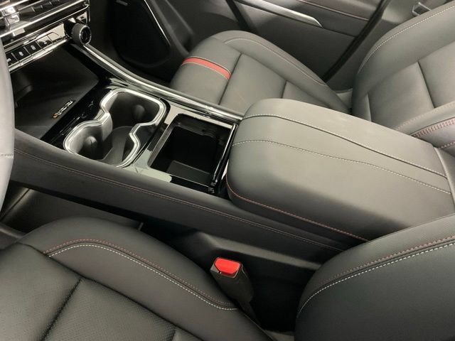 Used 2026 Chevrolet Traverse RS w/ LPO, Floor Liner Package FWD image 14