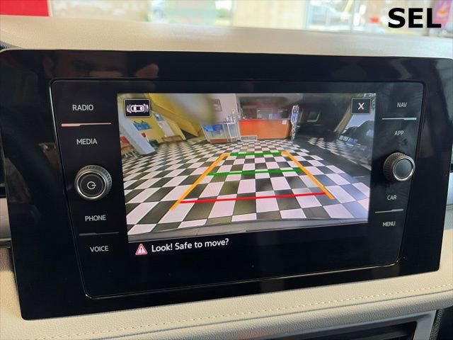 Certified 2025 Volkswagen Taos SEL image 21