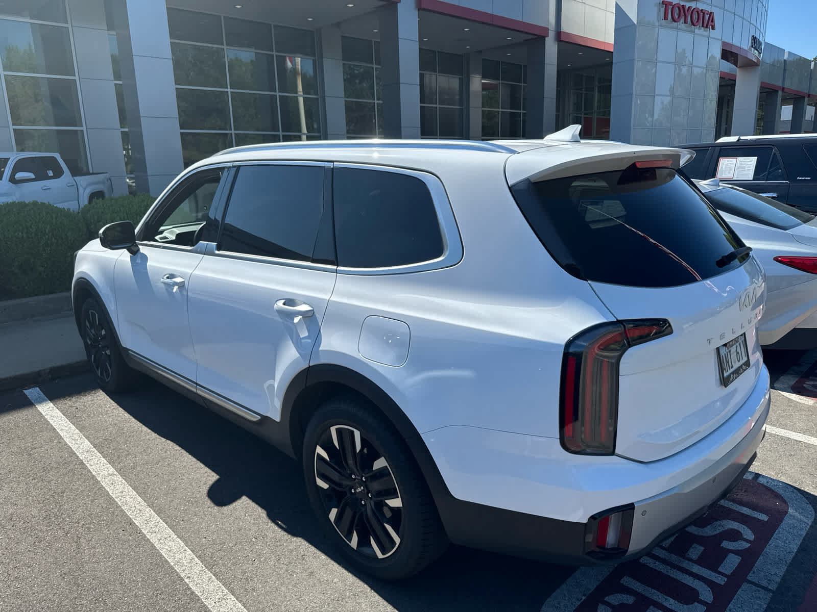 Used 2023 Kia Telluride SX AWD/4WD image 3