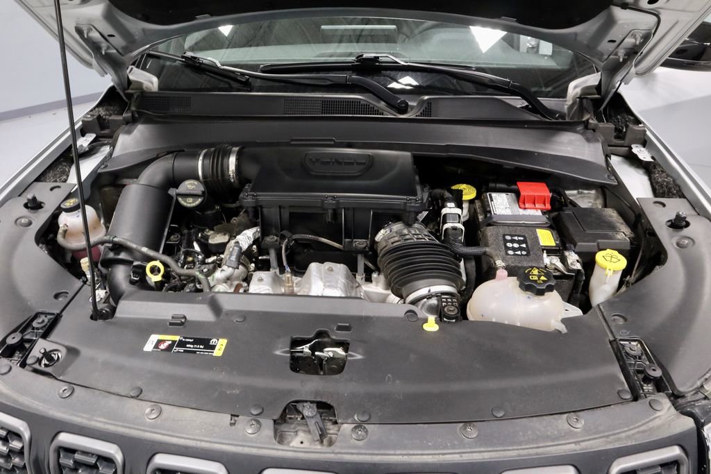 Used 2025 Jeep Compass Trailhawk AWD/4WD image 16