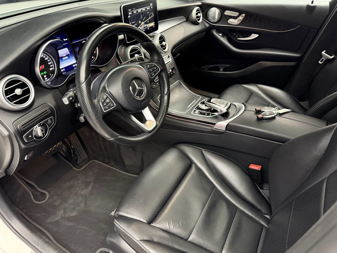 Used 2017 Mercedes-Benz GLC 300 4MATIC image 14