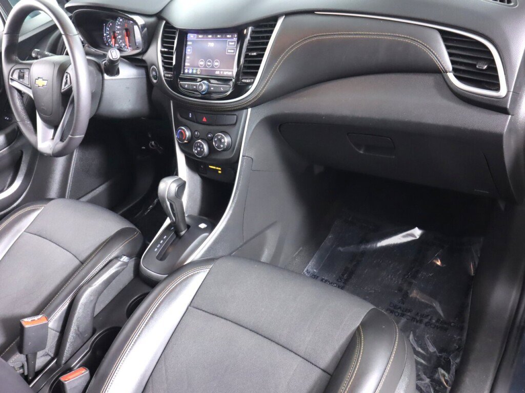 Used 2021 Chevrolet Trax LT w/ LT Convenience Package image 37