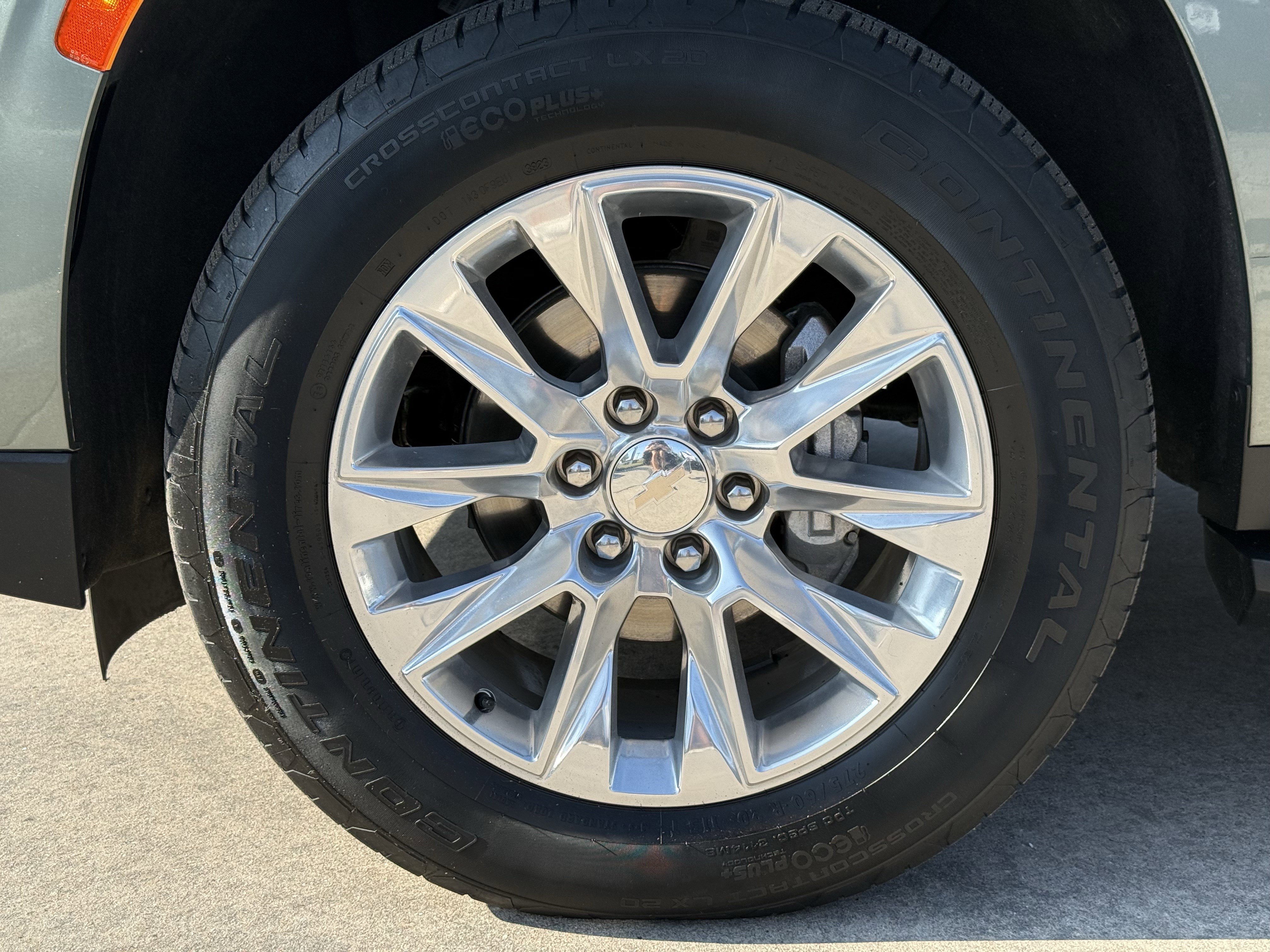 Used 2023 Chevrolet Suburban Premier image 12