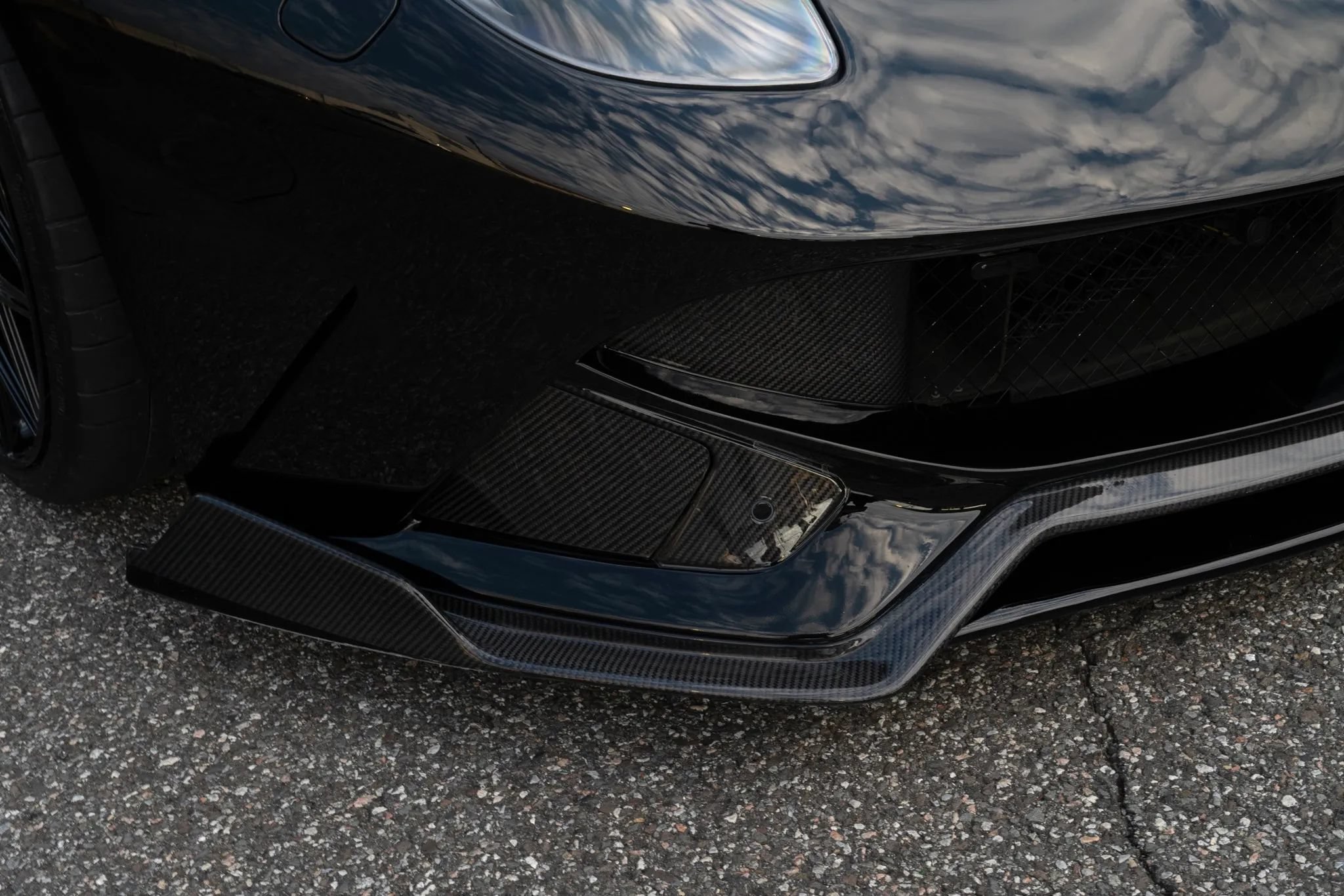 Used 2015 Ferrari F12 Berlinetta RWD image 47