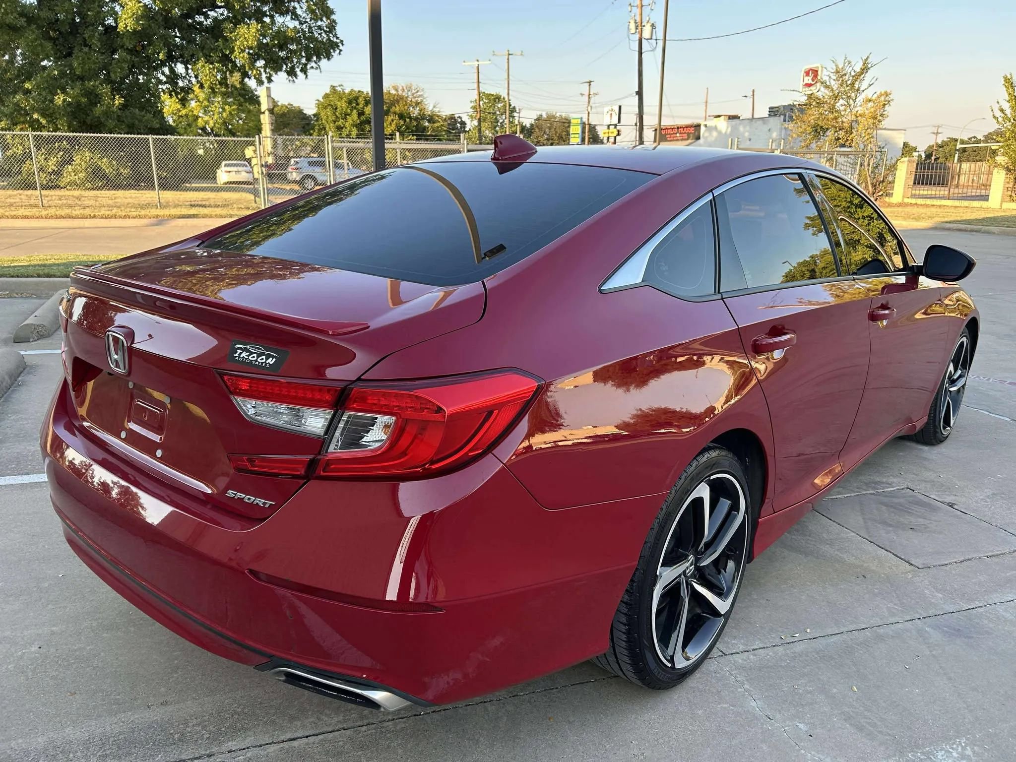Used 2018 Honda Accord Sport image 5