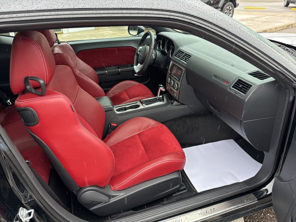 Used 2014 Dodge Challenger SRT8 w/ Harman/Kardon Audio Group RWD image 12