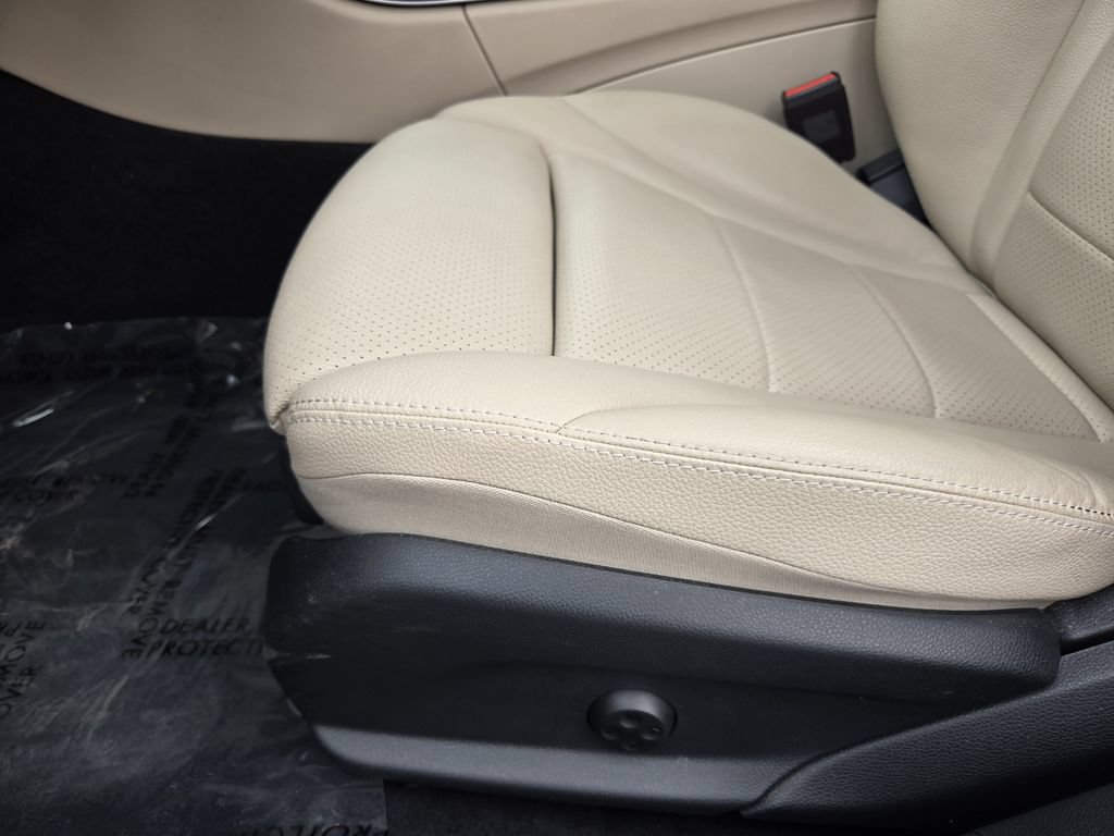Used 2019 Mercedes-Benz C 300 4MATIC Sedan image 24