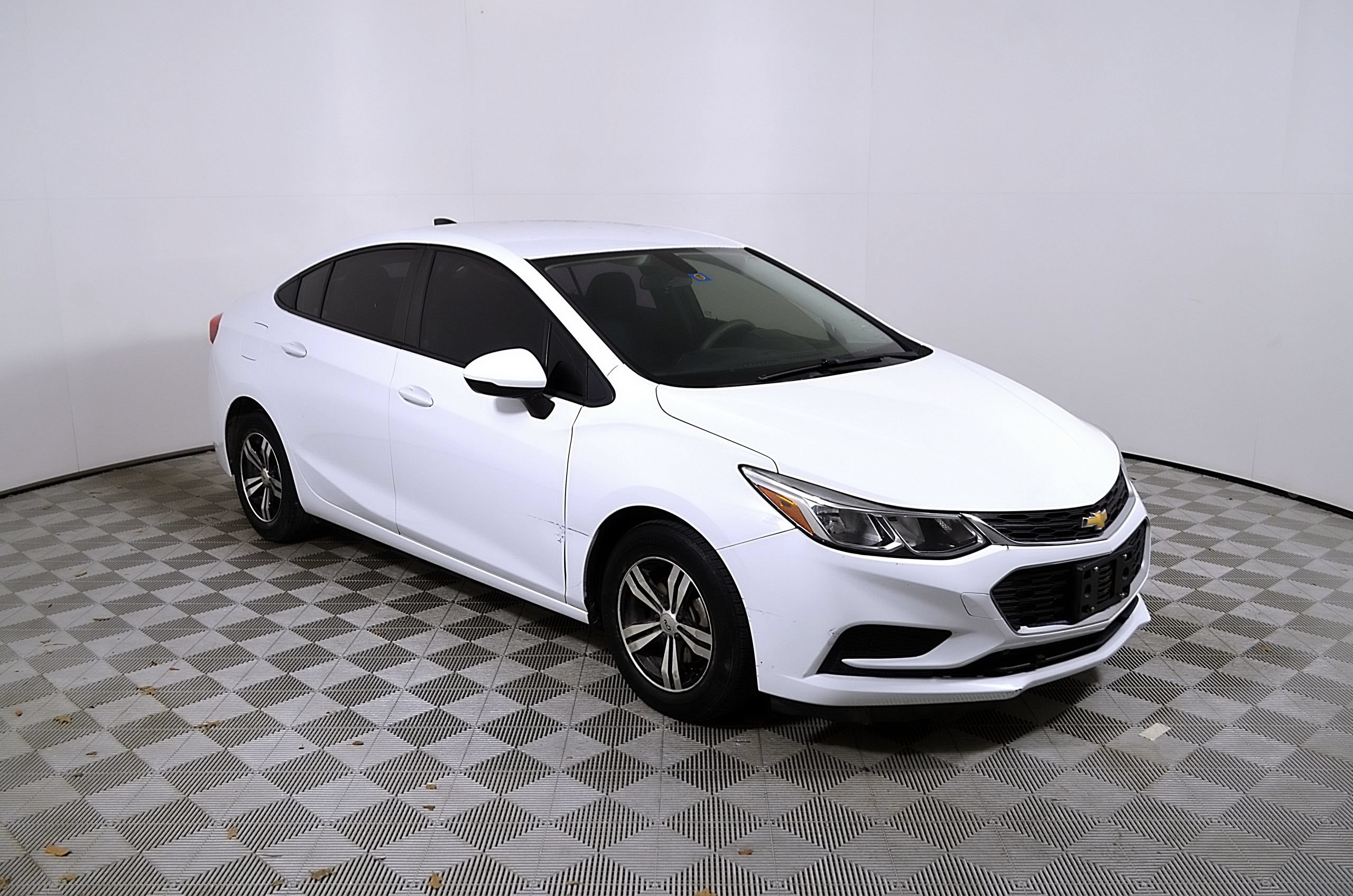 Used 2018 Chevrolet Cruze LS FWD image 7