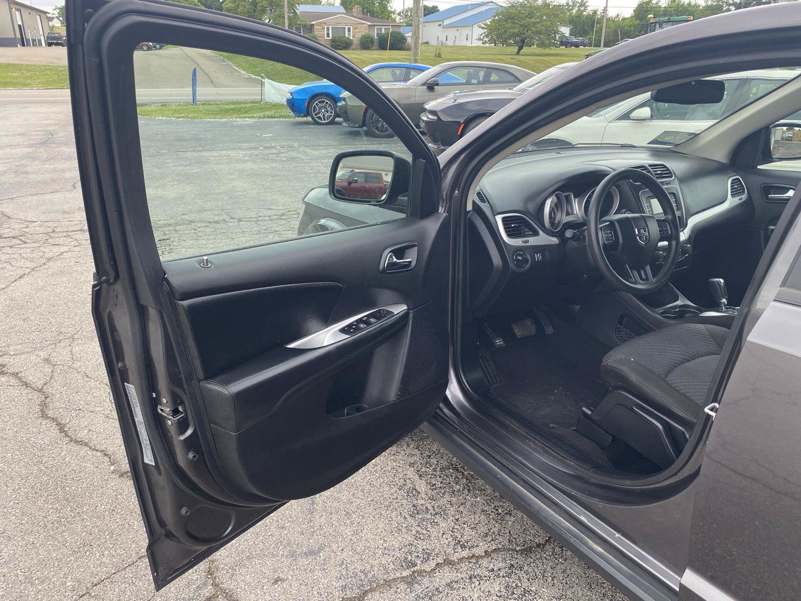 Used 2020 Dodge Journey SE w/ Blacktop Package FWD image 12