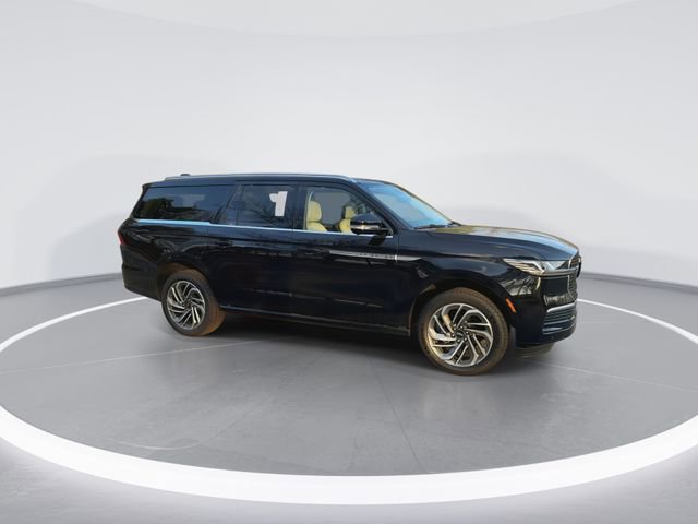 New 2026 Lincoln Navigator L Reserve image 2