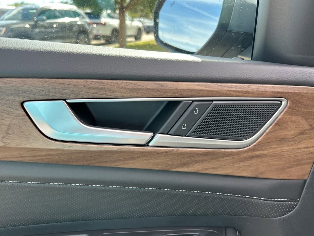 New 2026 Volkswagen Atlas SE FWD image 18