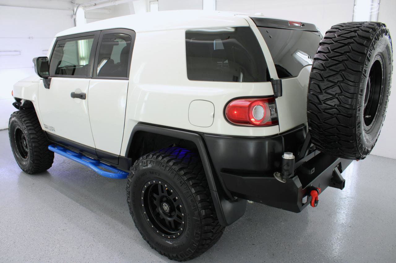 Used 2014 Toyota FJ Cruiser 4WD w/ Upgrade Package image 6