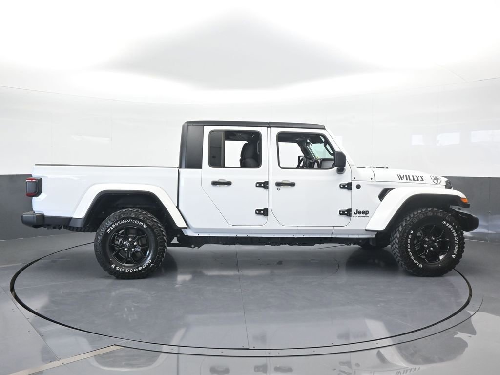 Used 2024 Jeep Gladiator Willys image 7