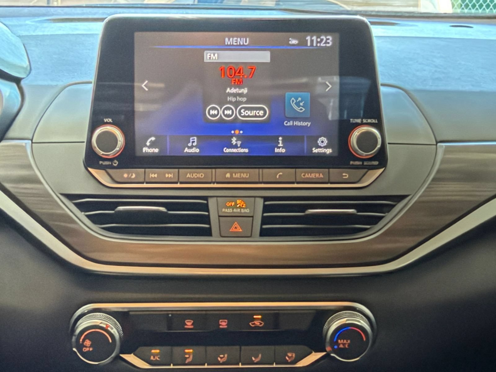 Used 2025 Nissan Altima 2.5 SV FWD image 14