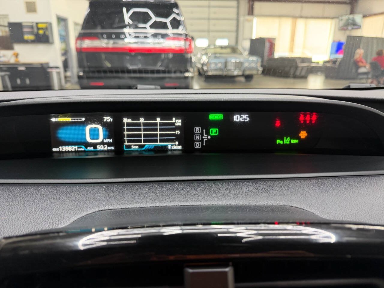 Used 2020 Toyota Prius XLE FWD image 25