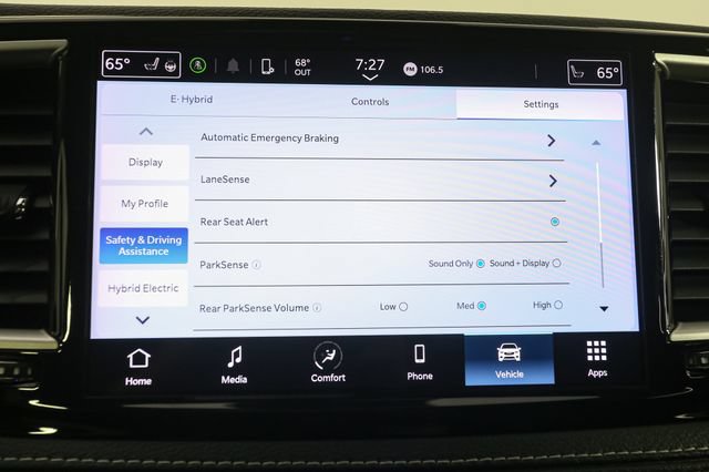 Used 2023 Chrysler Pacifica Touring-L FWD image 26