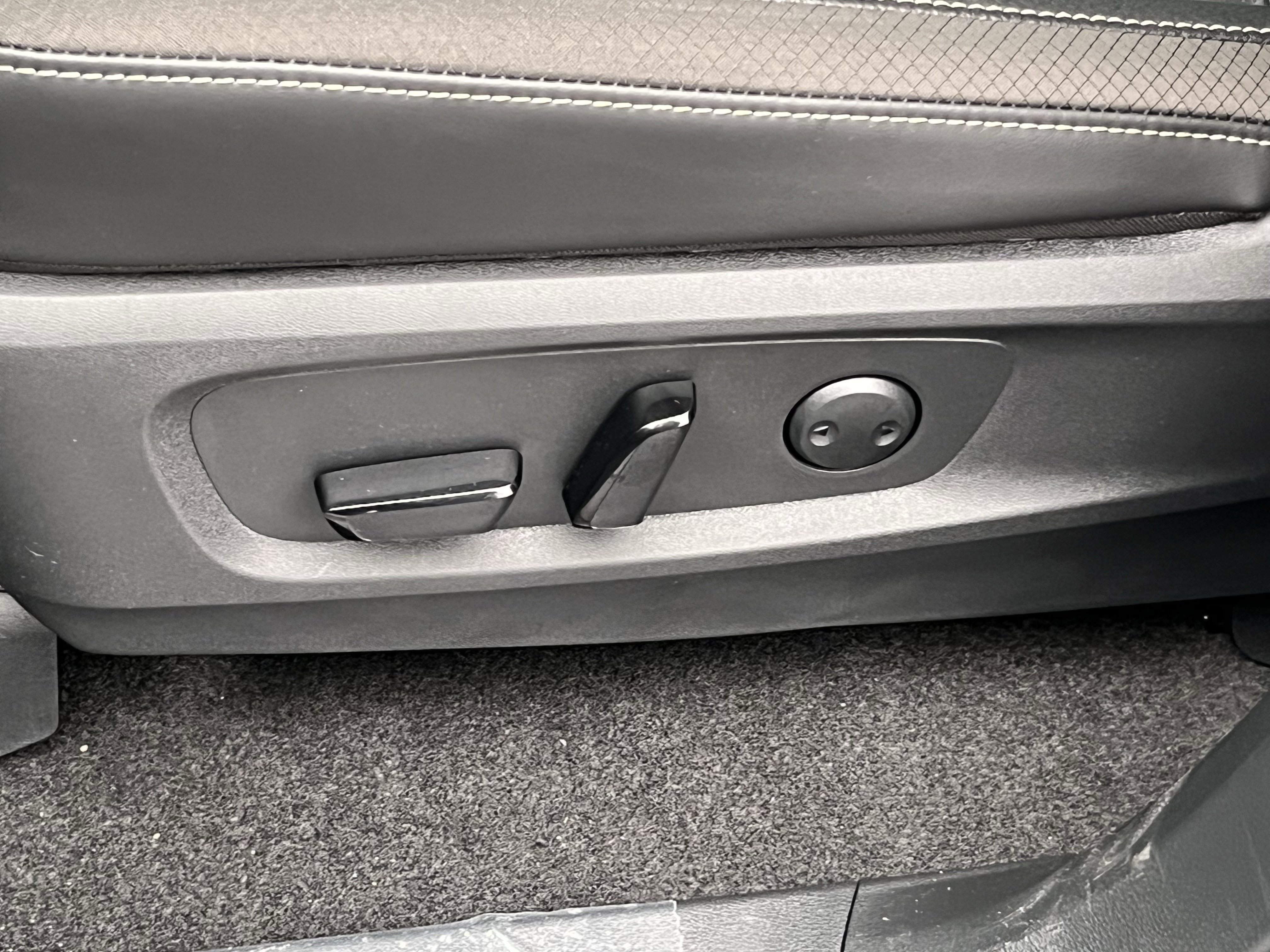 New 2026 Nissan Pathfinder SL w/ SL Premium Package image 14