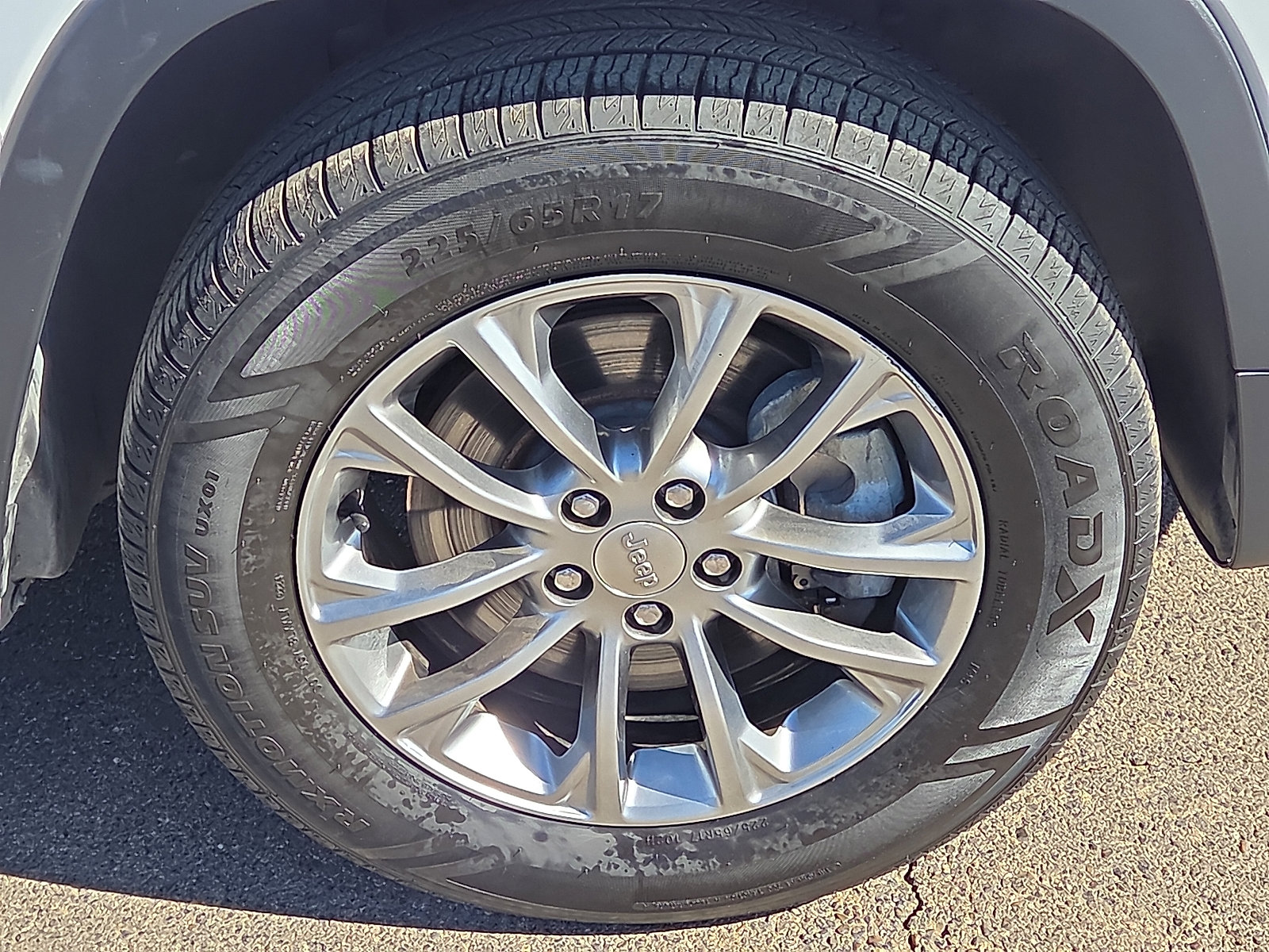 Used 2020 Jeep Cherokee Latitude Plus w/ Cold Weather Group image 7