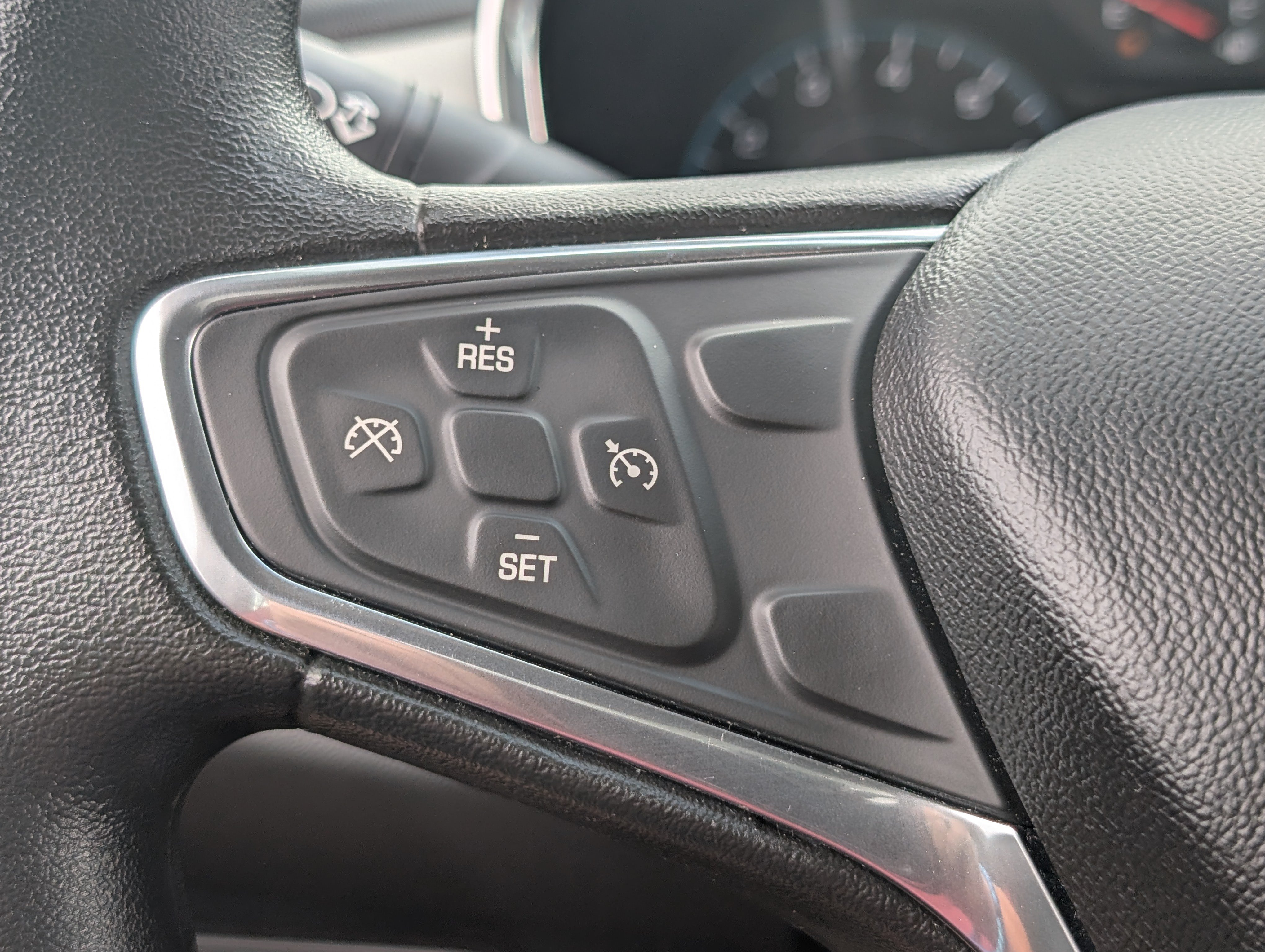 Used 2018 Chevrolet Equinox LS FWD image 23