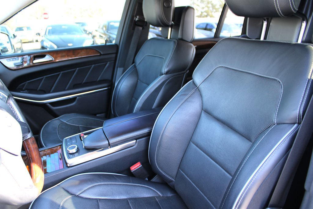 Used 2013 Mercedes-Benz GL 550 4MATIC image 19
