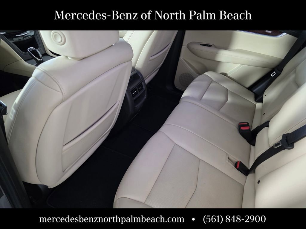 Used 2018 Cadillac XT5 Luxury w/ Driver Awareness Package image 13