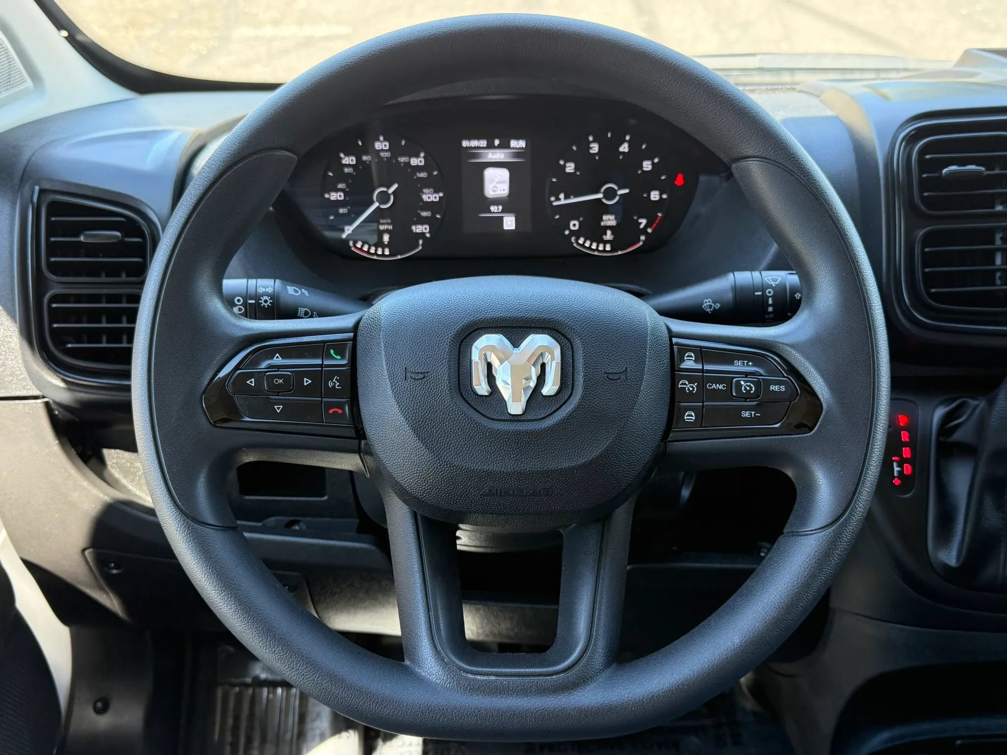 Used 2025 RAM ProMaster 2500 FWD image 10