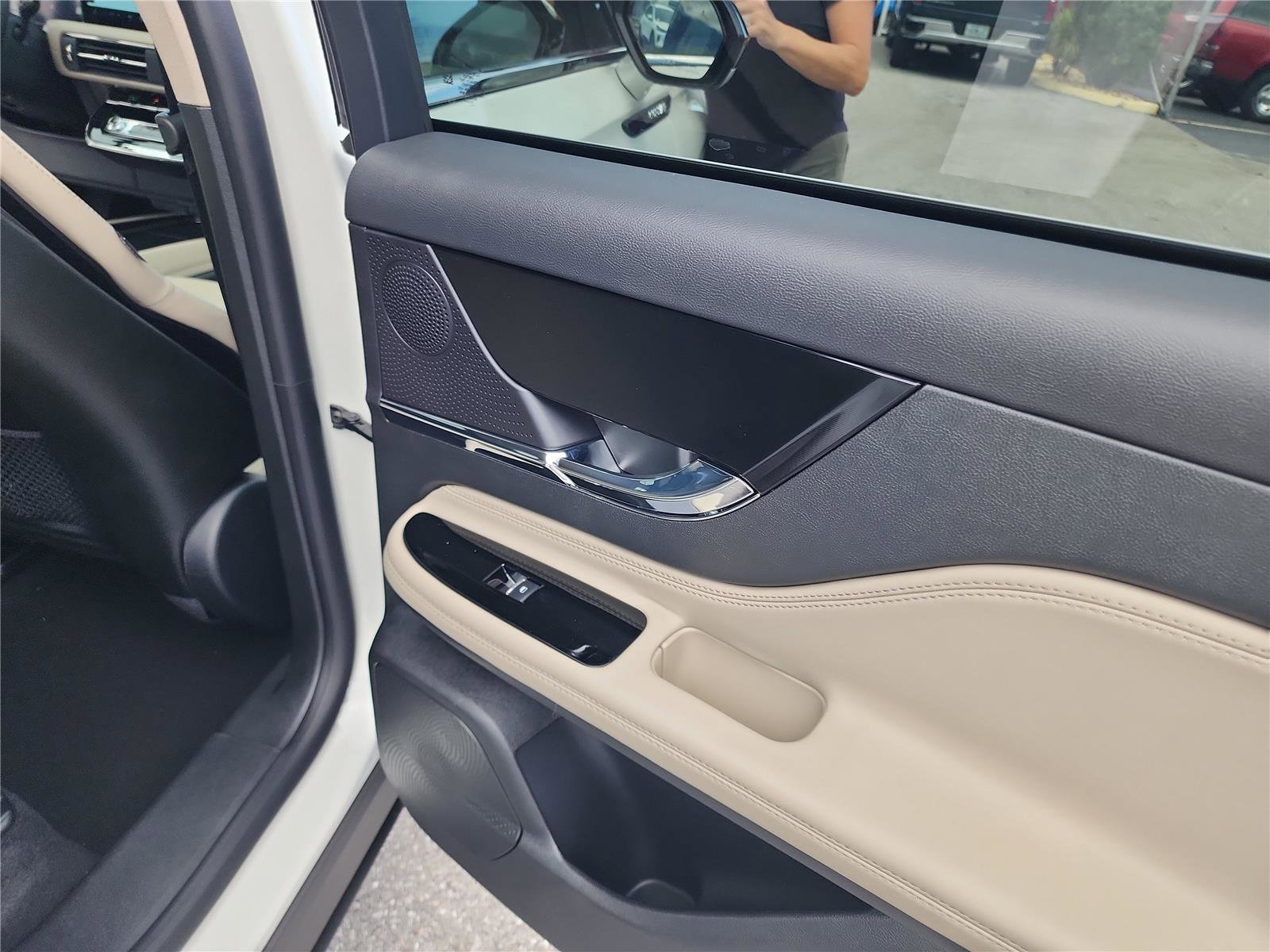 New 2026 Lincoln Corsair Premiere image 24