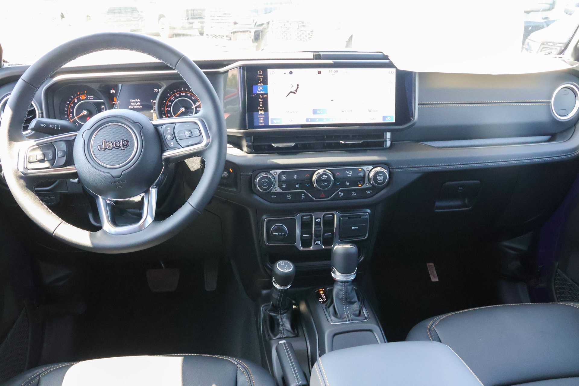 New 2026 Jeep Wrangler Unlimited Sahara AWD/4WD image 19
