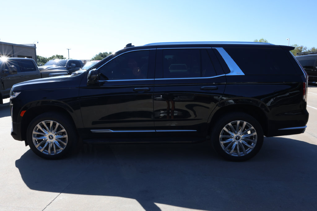 Used 2024 Cadillac Escalade Premium Luxury w/ LPO, Floor Liner Package AWD/4WD image 8
