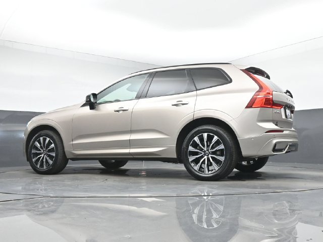 Used 2024 Volvo XC60 B5 Plus w/ Climate Package AWD/4WD image 40