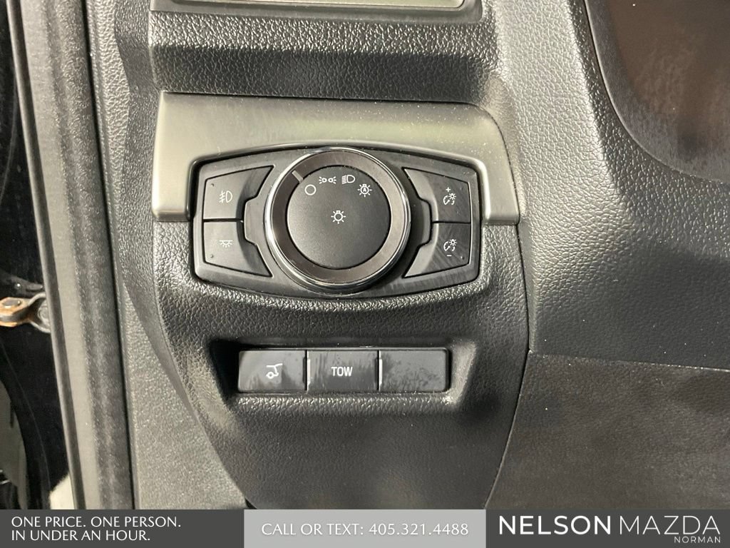 Used 2018 Ford Explorer XLT w/ Equipment Group 202A FWD image 44