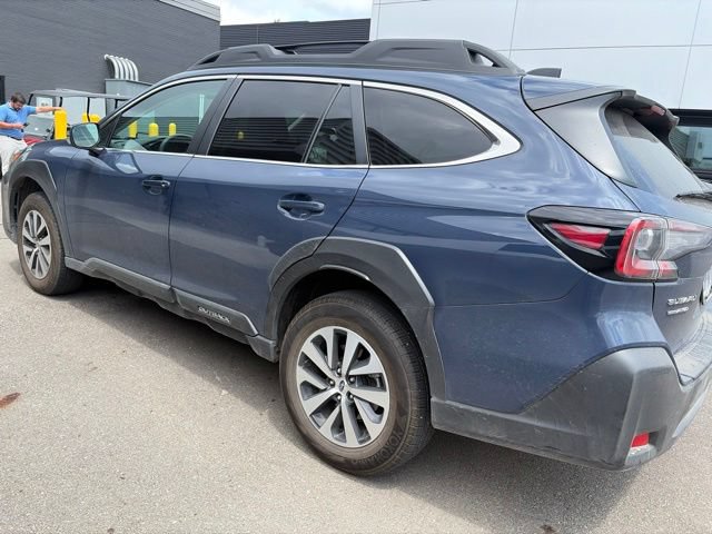 Used 2025 Subaru Outback Premium w/ Popular Package #1 AWD/4WD image 6