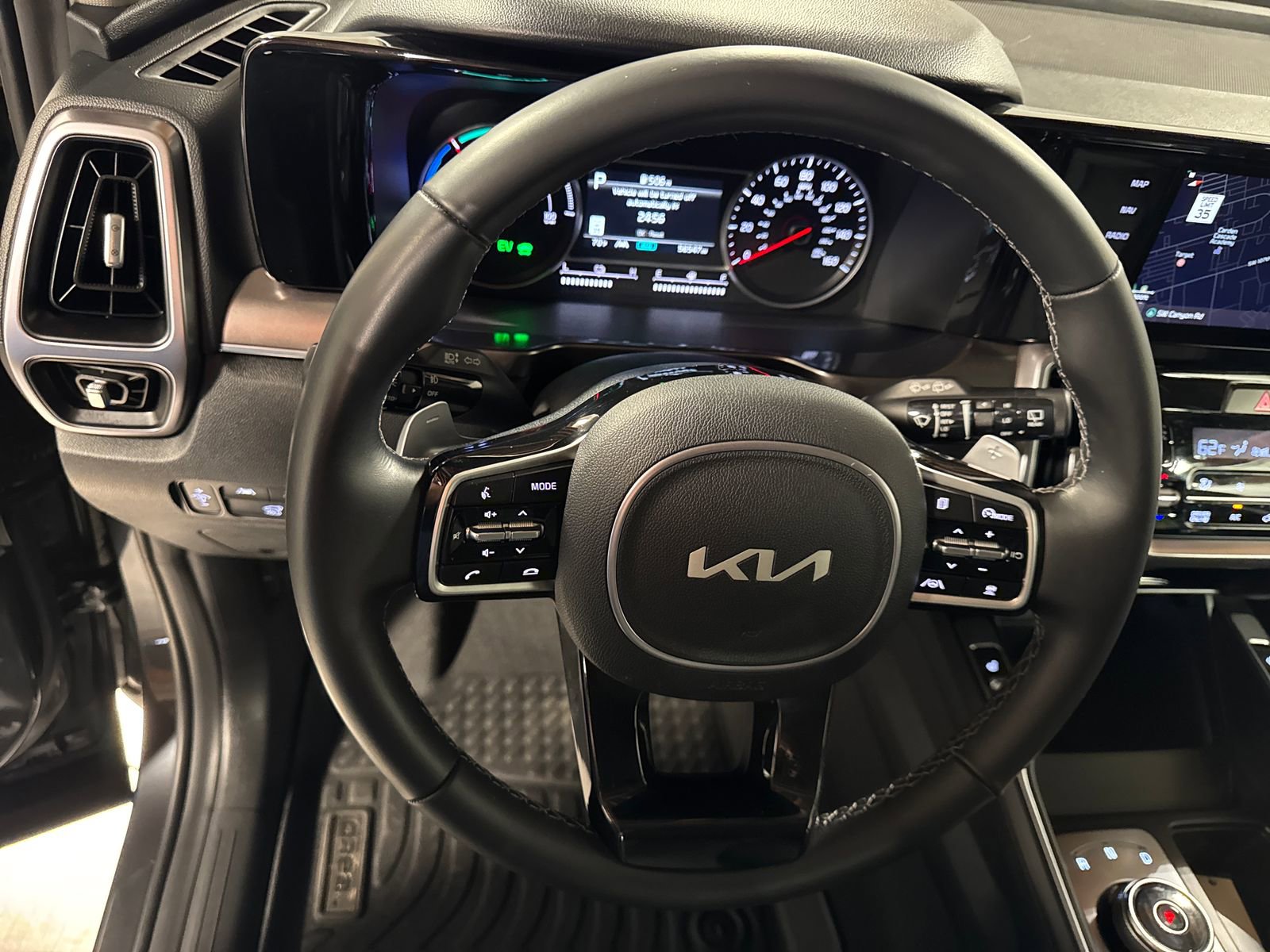 Certified 2022 Kia Sorento EX AWD/4WD image 19