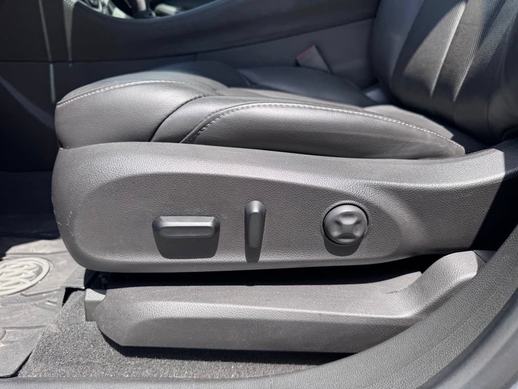 Used 2019 Buick Envision Essence AWD/4WD image 13