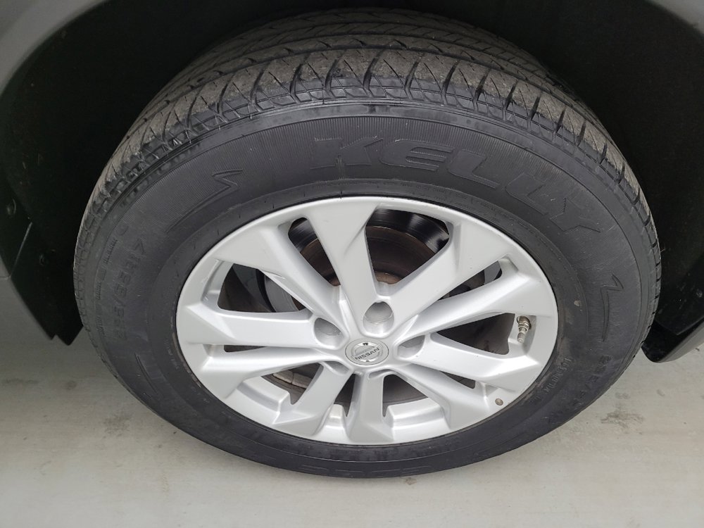Used 2016 Nissan Rogue SV FWD image 31