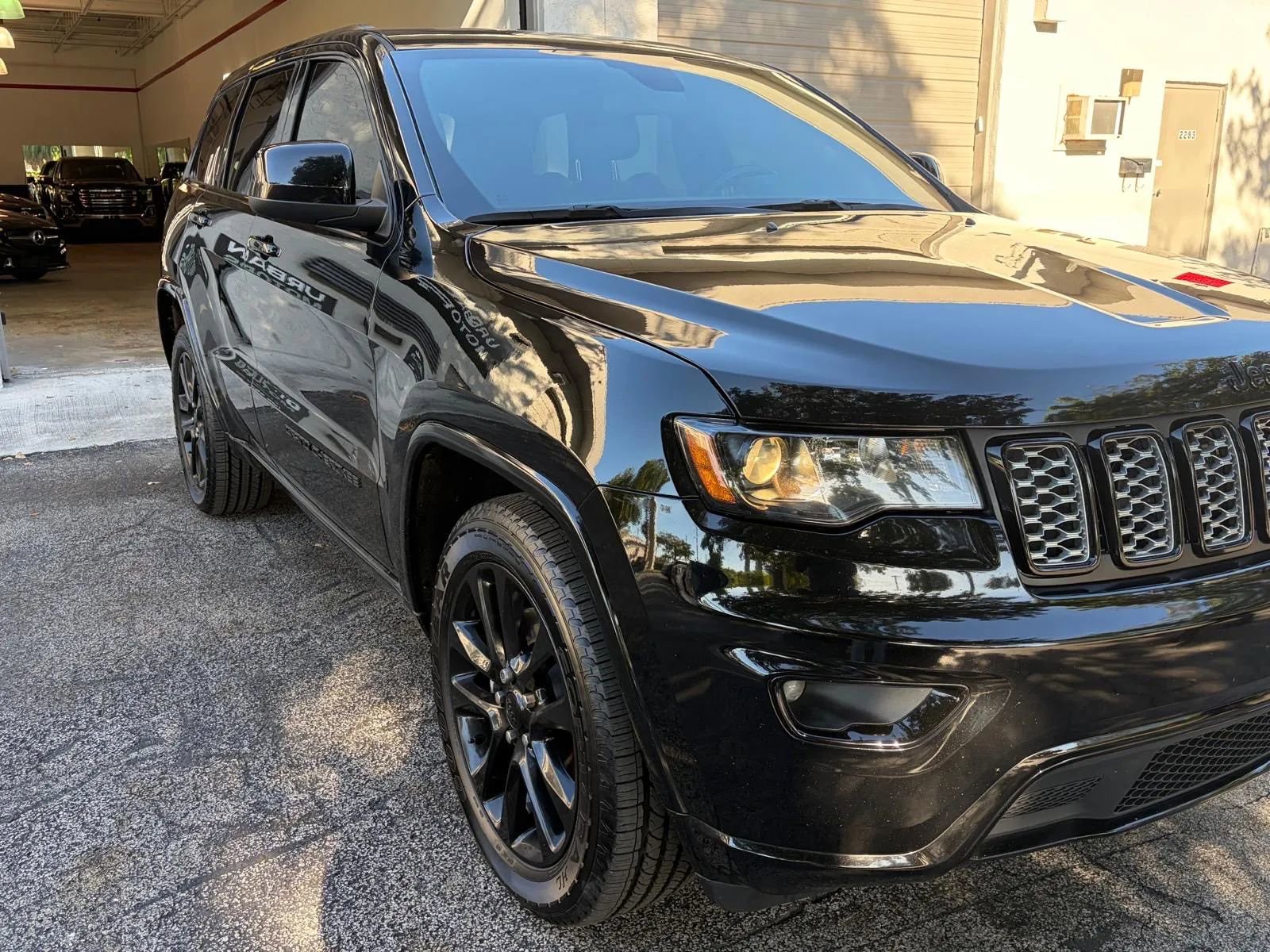 Used 2021 Jeep Grand Cherokee Laredo X RWD image 8