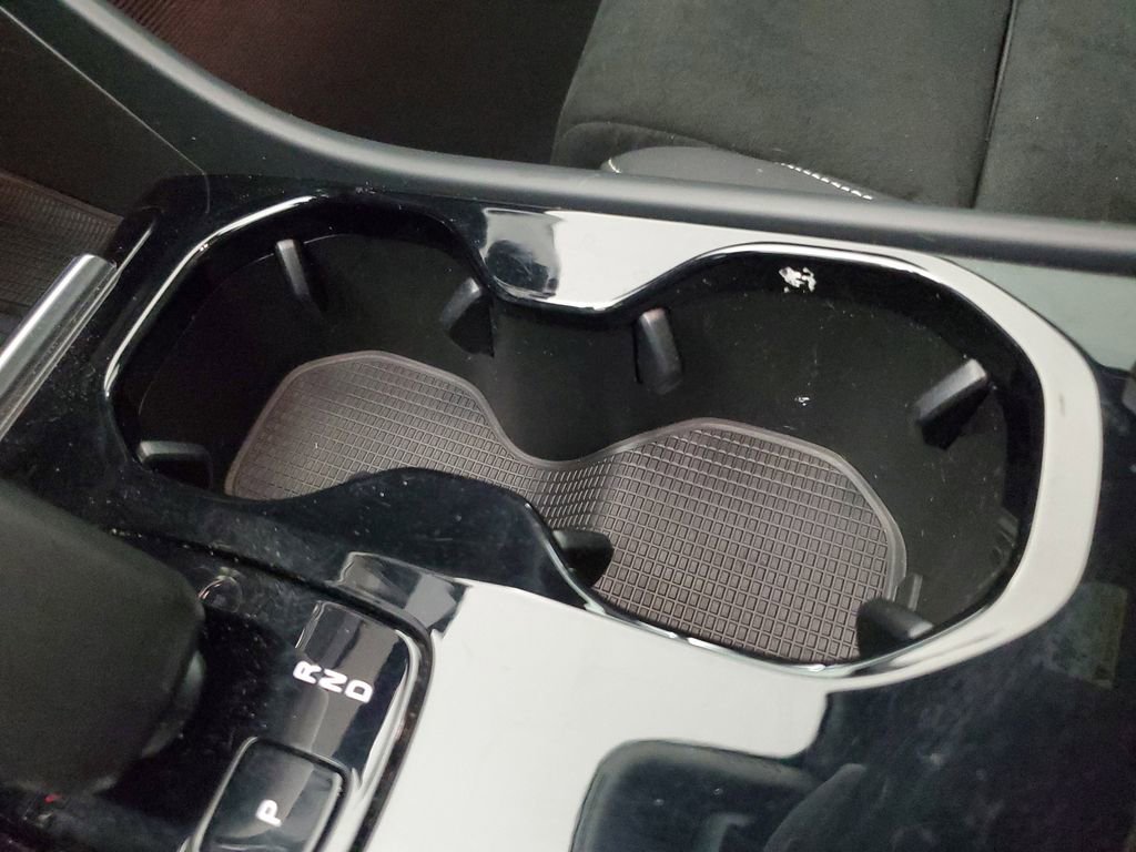 Used 2023 Volvo C40 P8 Recharge Ultimate image 33