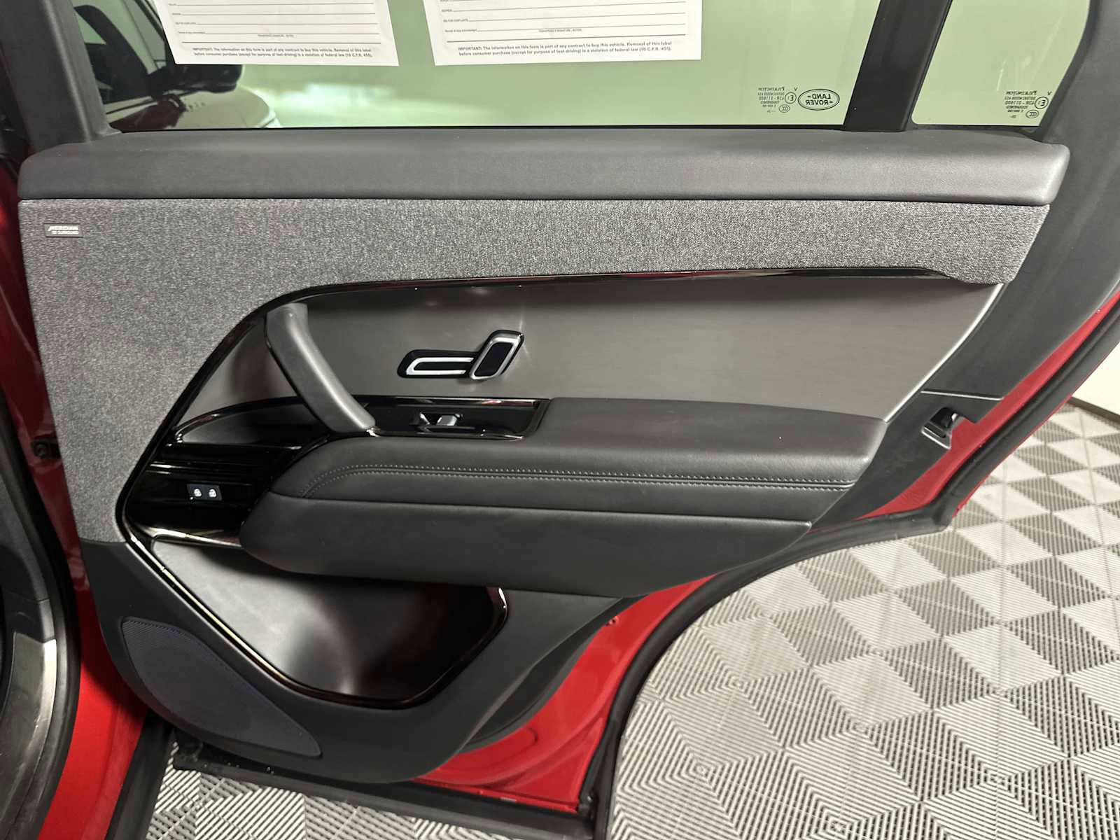 Used 2024 Land Rover Range Rover Sport Dynamic SE image 30