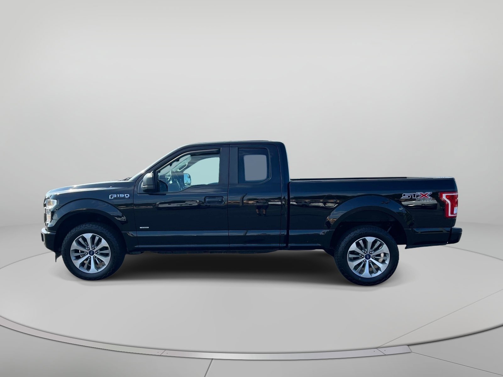 Used 2017 Ford F150 XL w/ Equipment Group 101A Mid AWD/4WD image 8