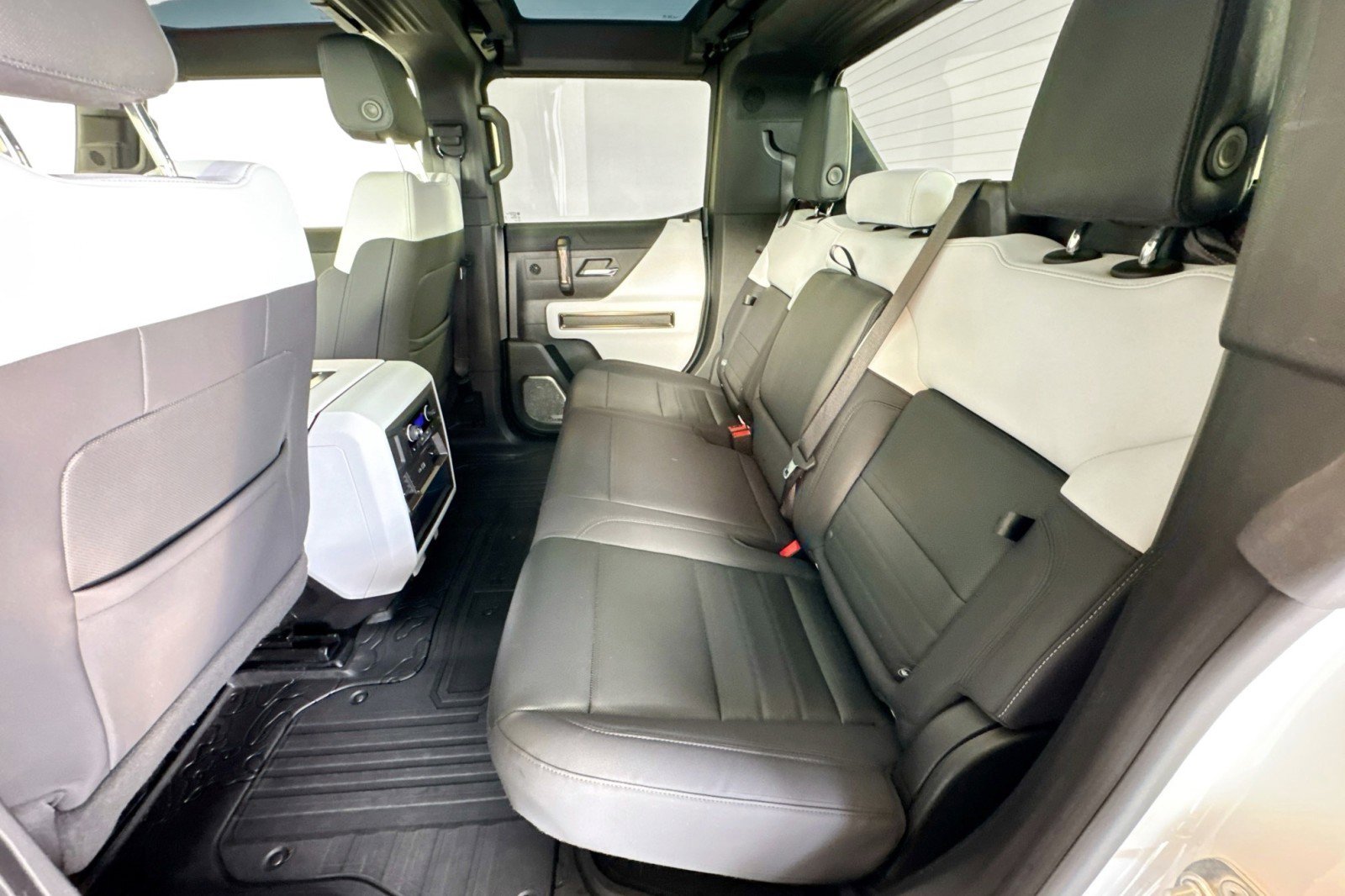 Used 2024 GMC Hummer EV 2X image 22
