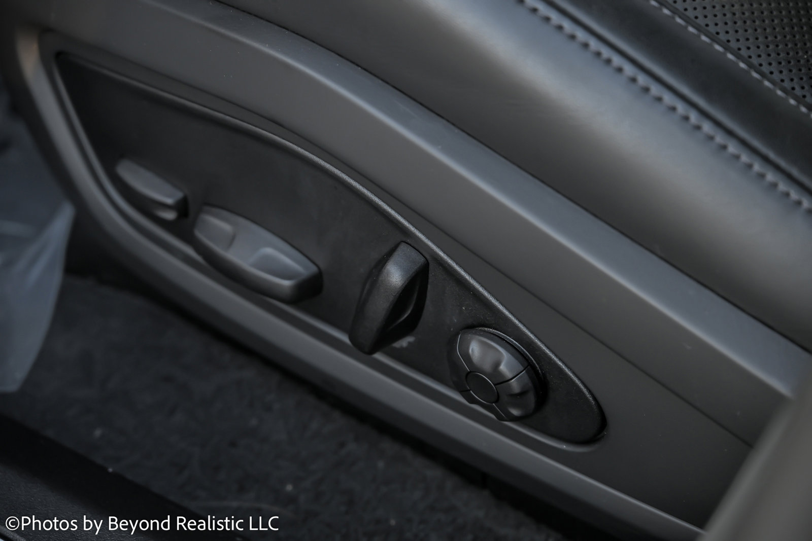 Used 2024 Porsche Taycan Turbo image 31