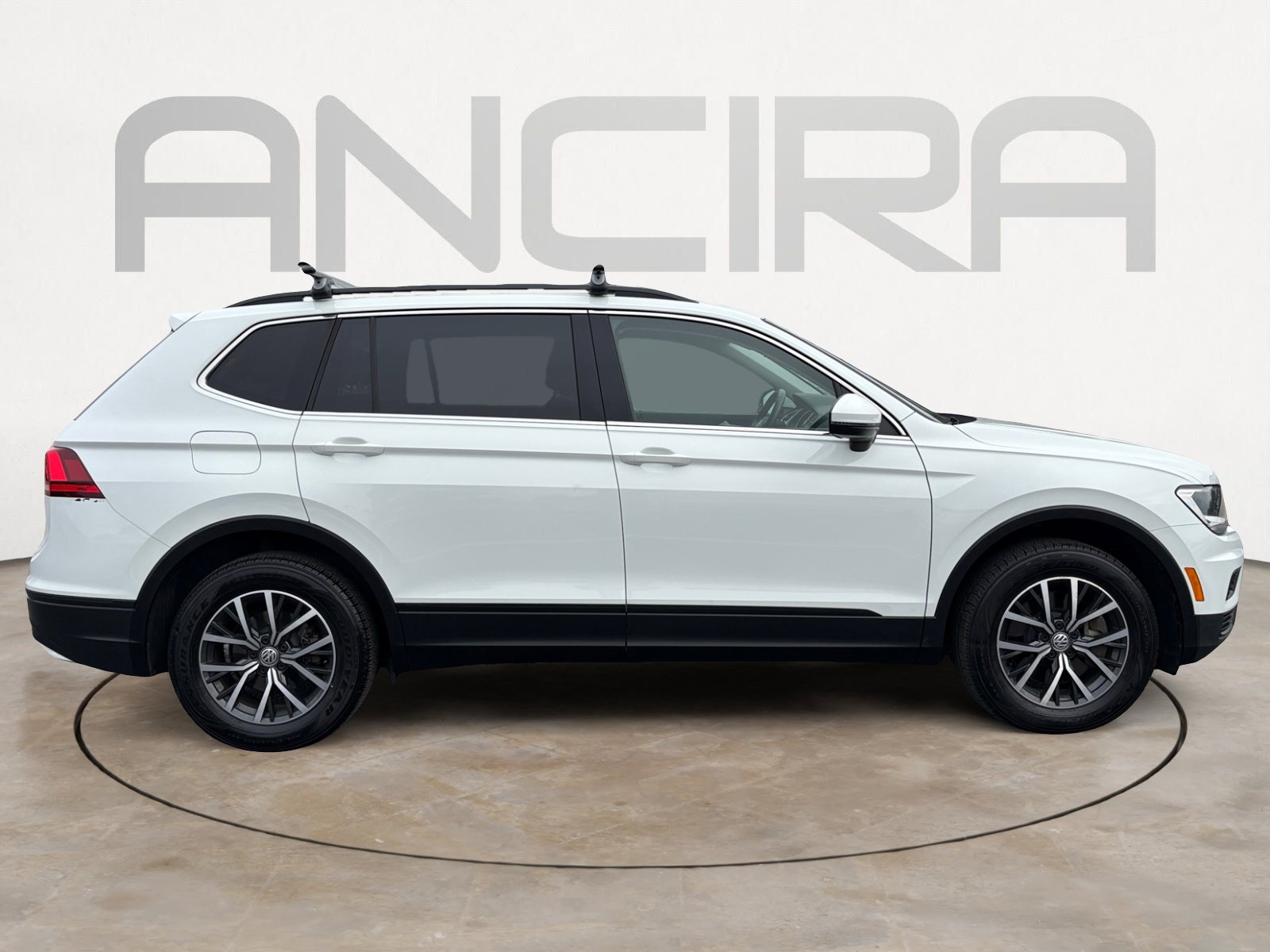 Used 2019 Volkswagen Tiguan SE w/ Panoramic Sunroof Package AWD/4WD image 11