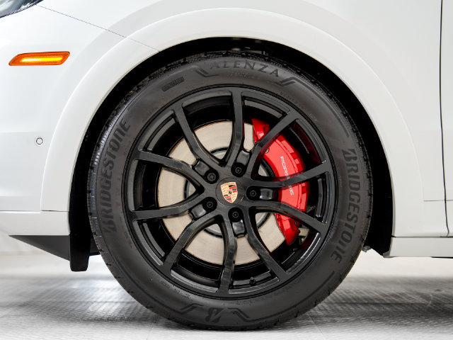 Certified 2025 Porsche Cayenne GTS AWD/4WD image 24