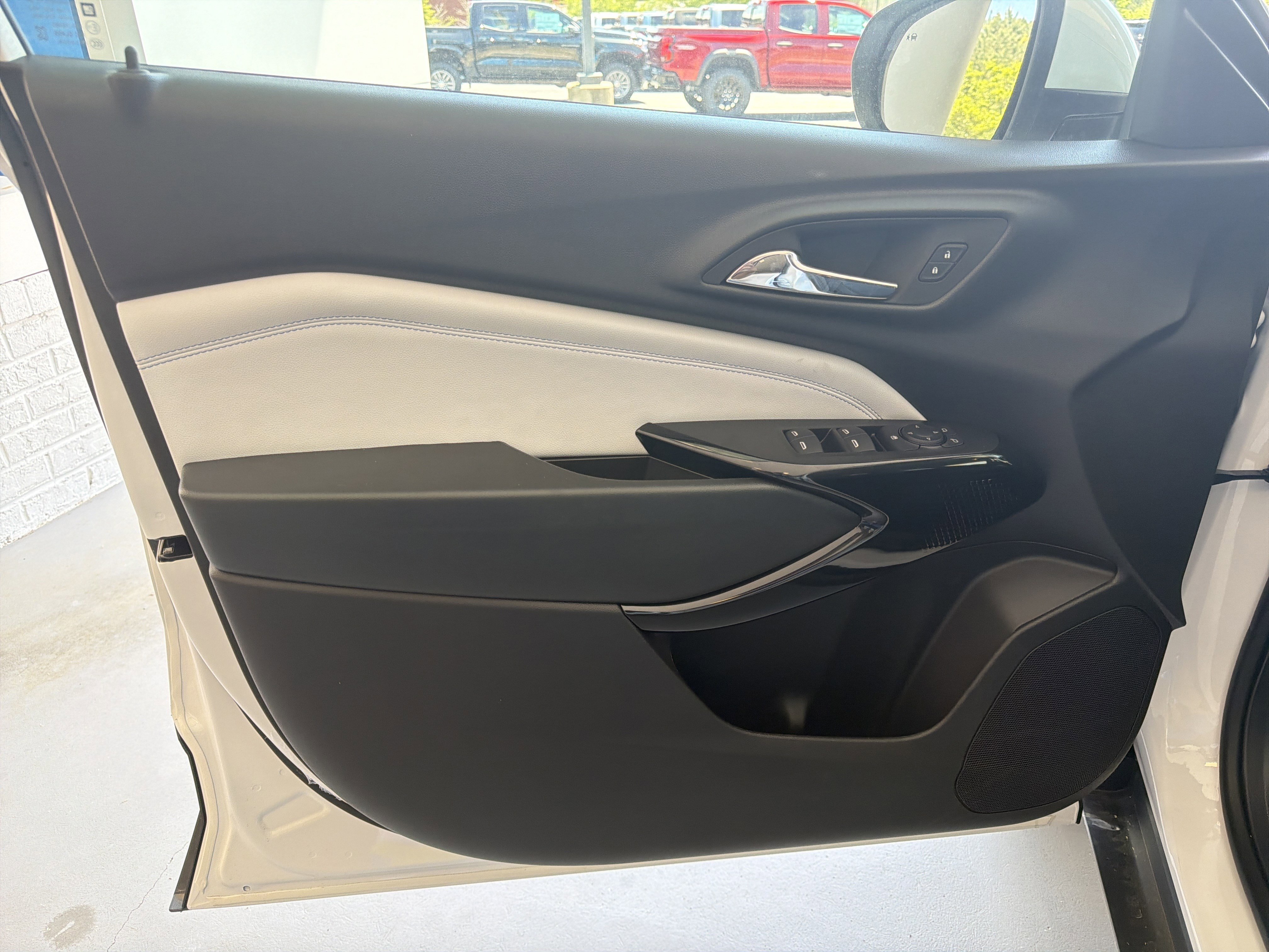 New 2026 Chevrolet Trax LT w/ Driver Confidence Package image 10