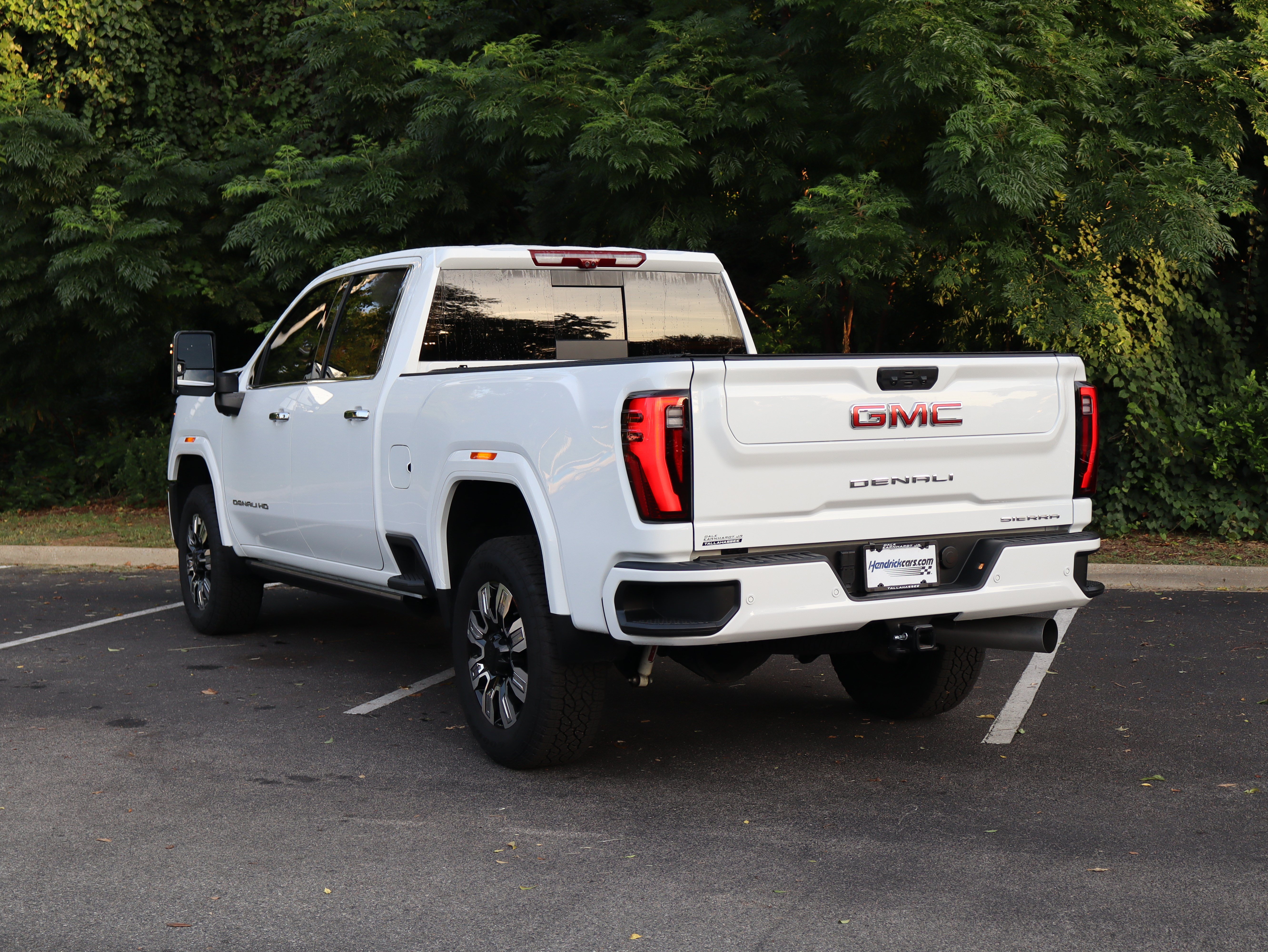 Used 2025 GMC Sierra 2500 Denali w/ Denali Reserve Package AWD/4WD image 7